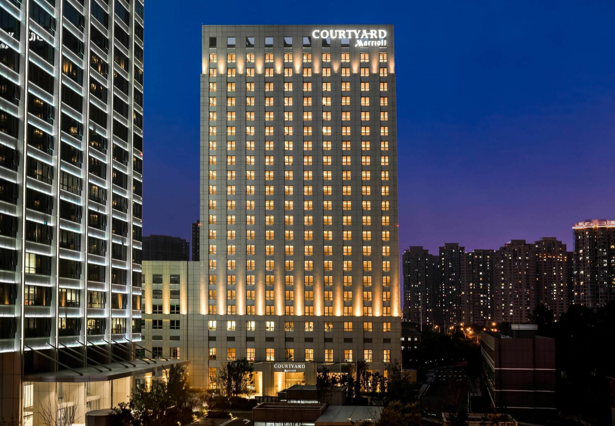 Готель Courtyard By Marriott Tianjin Hongqiao Екстер'єр фото